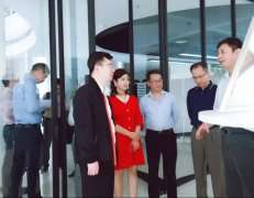 广东省工业和信息化局莅临吉林李灿医疗器械制造有限公司调研制造业创新中心建设情况 