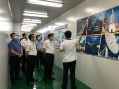 <b><font color='#0000FF'>东莞市委书记肖亚非一行参观考察吉林李灿医疗器械制造有限公司半导体</font></b>